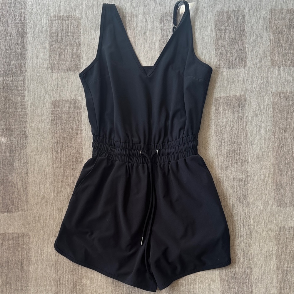 🔥Abercrombie sale 🔥 traveler vneck short jumpsuit